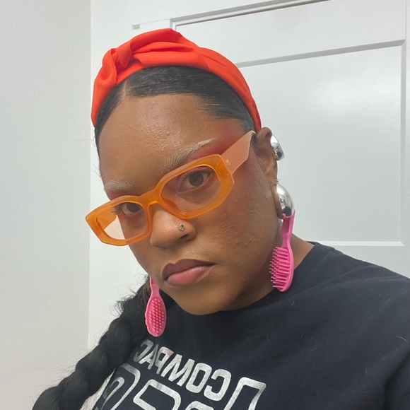 Meet your Posher, Alivia - Picture 1 of 1